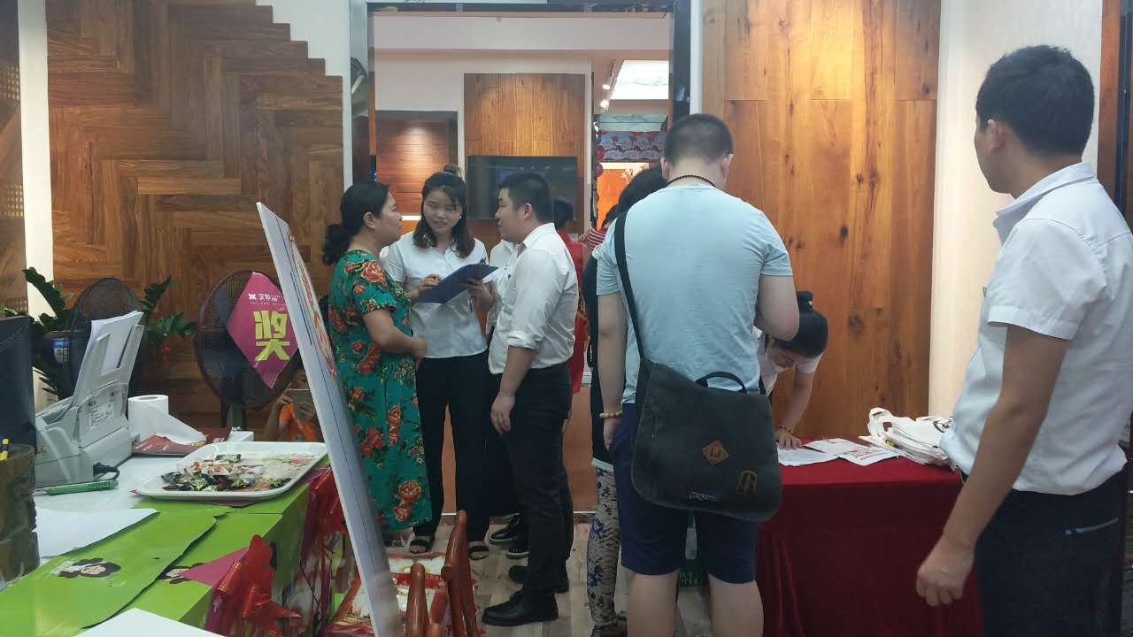 長沙萬家麗店顧客劉女士